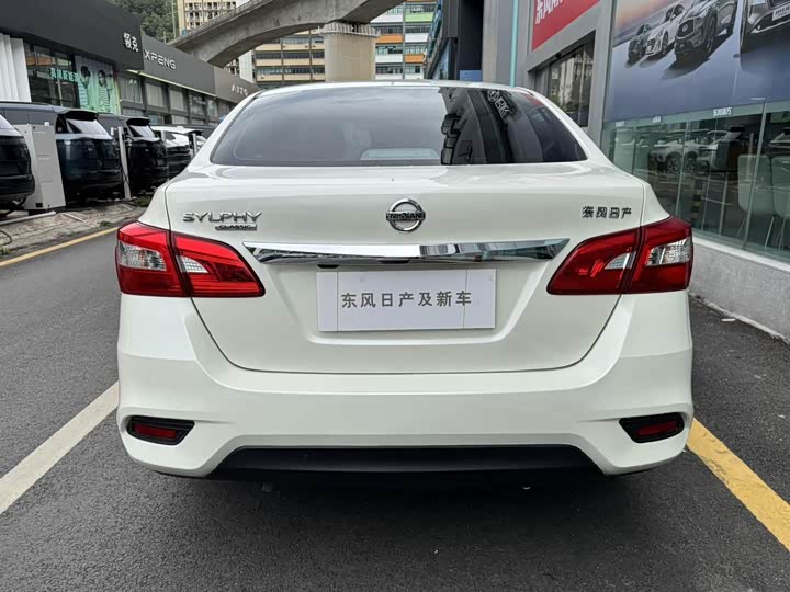 Фото 5 - Nissan Sylphy