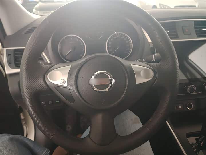 Фото 3 - Nissan Sylphy