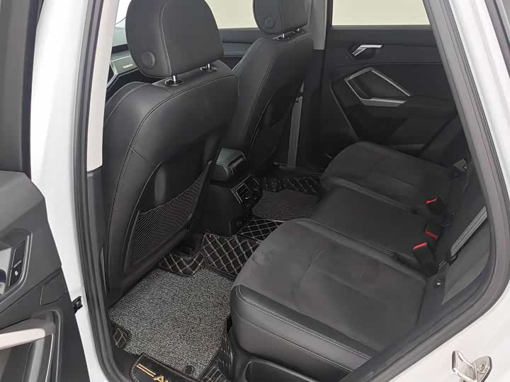 Фото 8 - Audi Q3