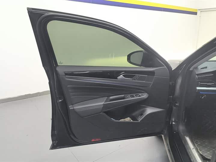 Фото 7 - Volkswagen Passat