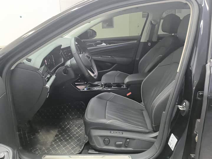 Фото 9 - Volkswagen Passat