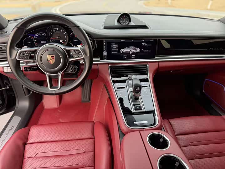 Фото 7 - Porsche Panamera