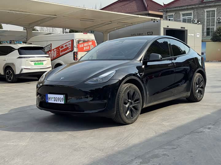 Фото 1 - Tesla Model Y