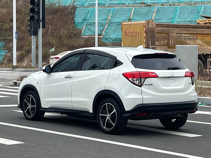 Фото 4 - Honda Vezel
