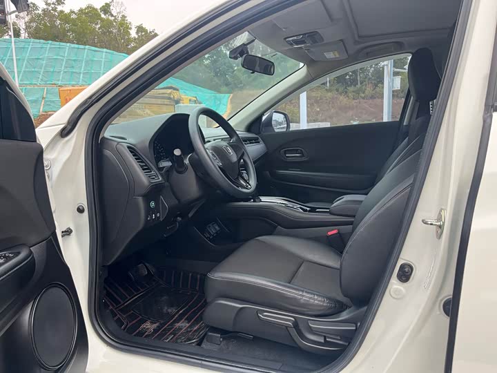 Фото 7 - Honda Vezel