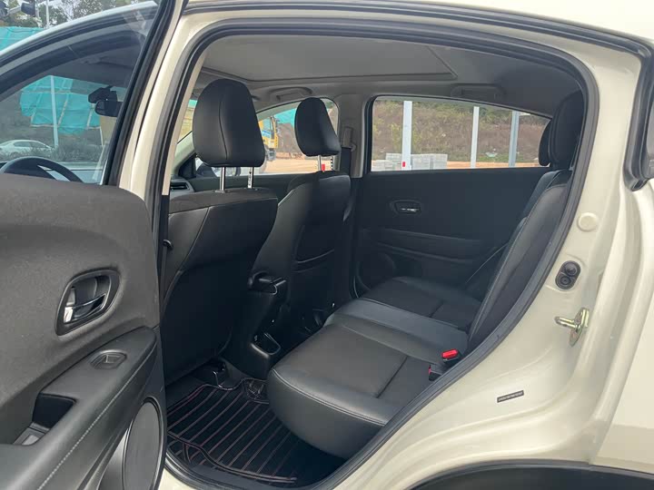 Фото 9 - Honda Vezel