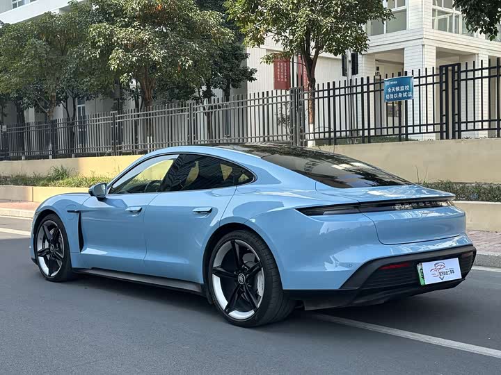 Фото 6 - Porsche Taycan