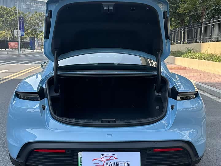 Фото 7 - Porsche Taycan