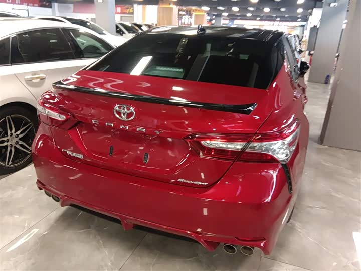 Фото 7 - Toyota Camry