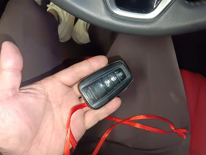 Фото 9 - Toyota Camry