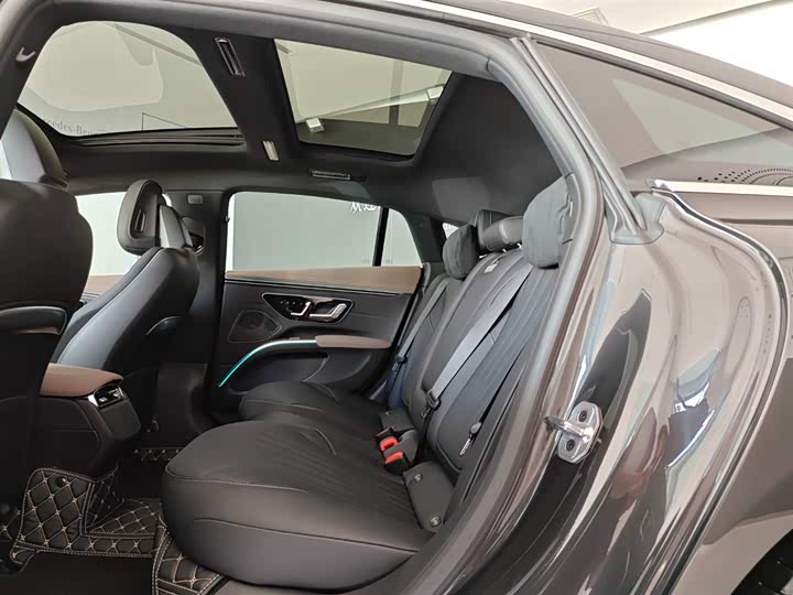 Фото 8 - Mercedes-Benz EQS