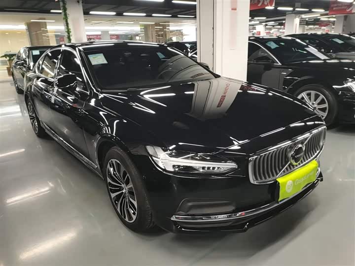 Фото 4 - Volvo S90