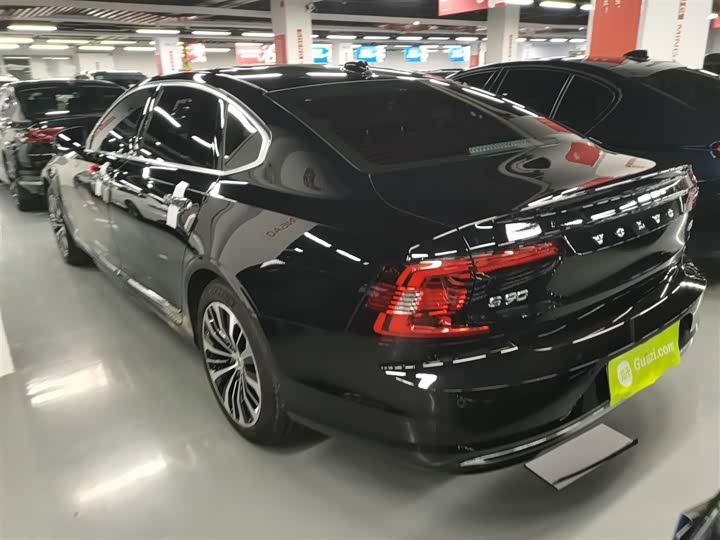 Фото 5 - Volvo S90