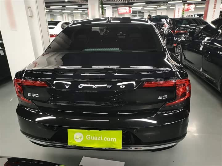 Фото 6 - Volvo S90