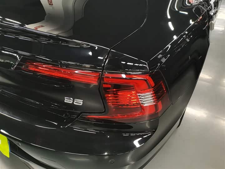 Фото 8 - Volvo S90