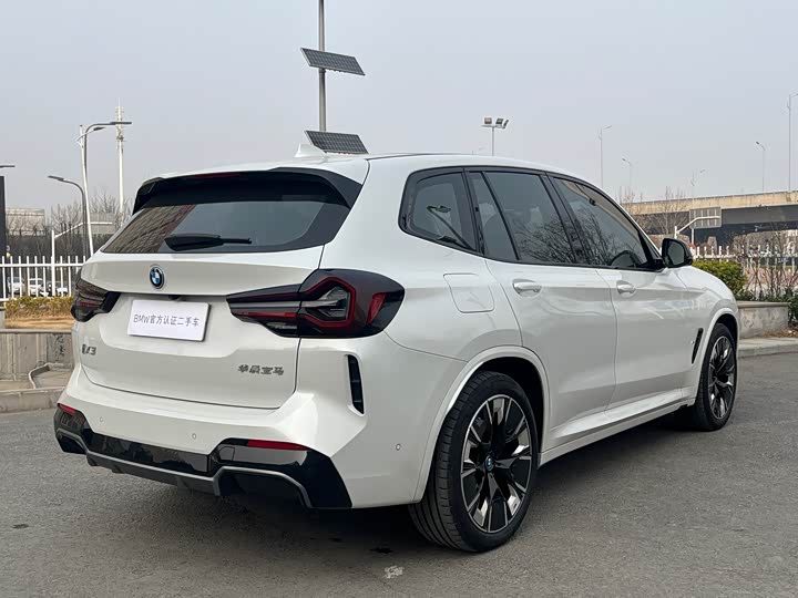 Фото 6 - BMW iX3