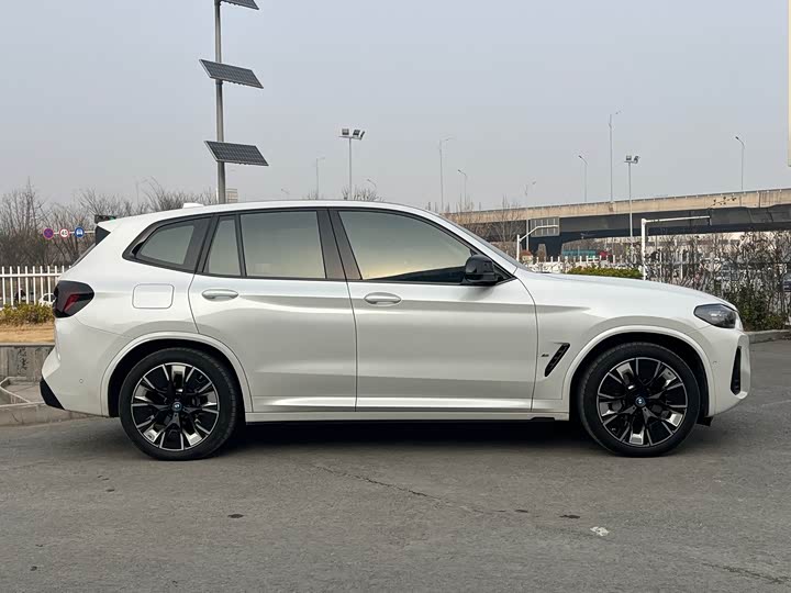 Фото 7 - BMW iX3