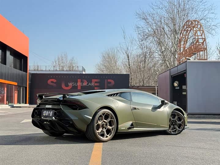 Фото 3 - Lamborghini Huracán