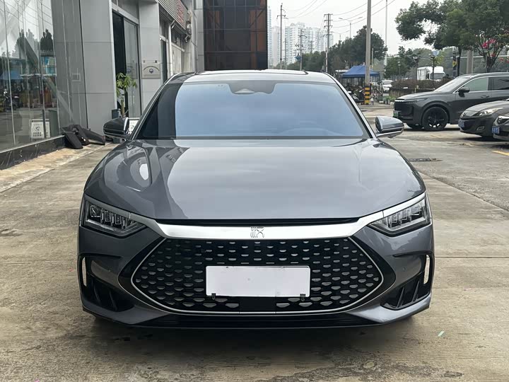 Фото 2 - BYD Han