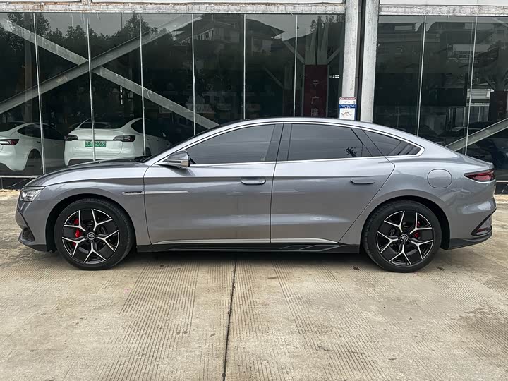 Фото 4 - BYD Han