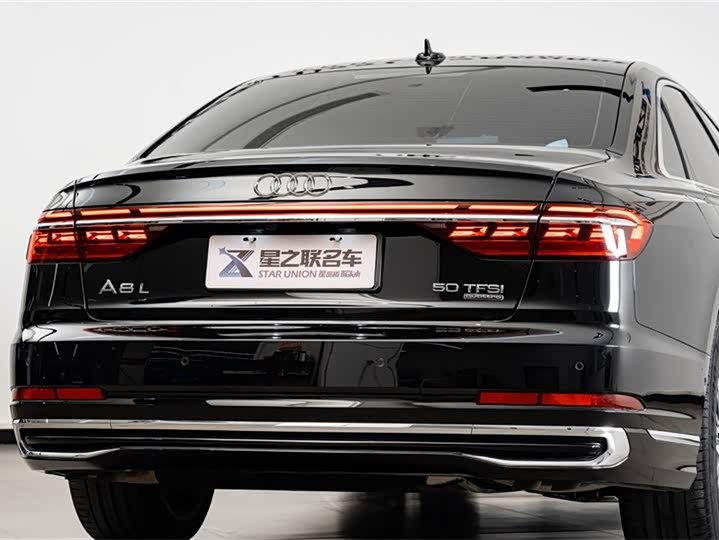 Фото 8 - Audi A8