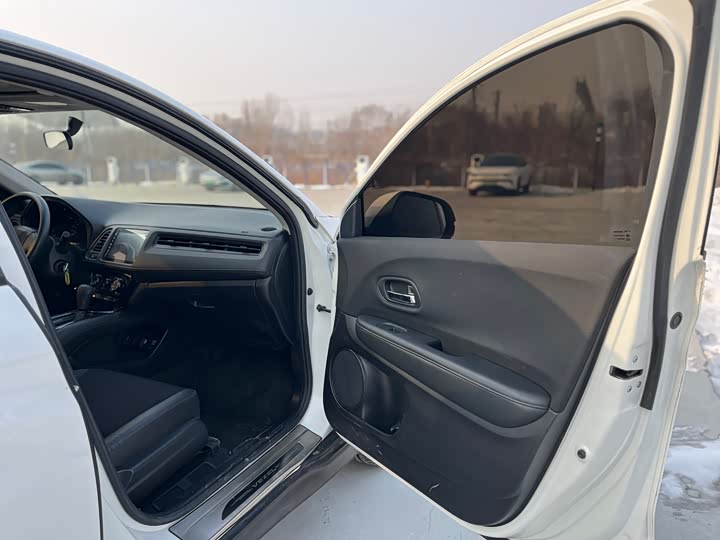 Фото 7 - Honda Vezel