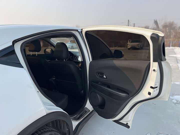 Фото 9 - Honda Vezel