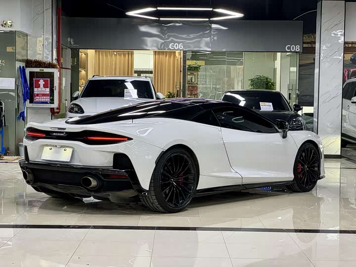 Фото 2 - McLaren GT