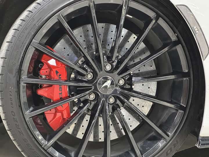 Фото 4 - McLaren GT