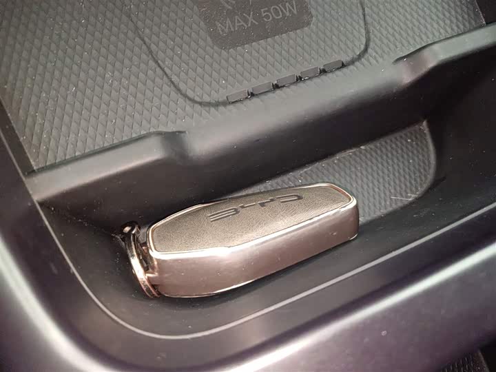 Фото 9 - BYD Dolphin