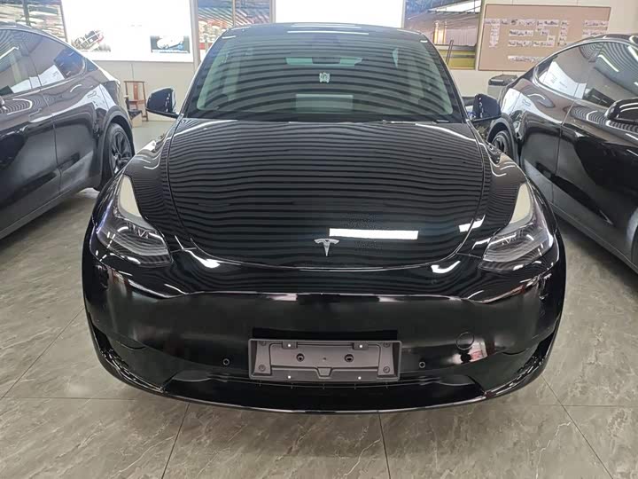 Фото 3 - Tesla Model Y