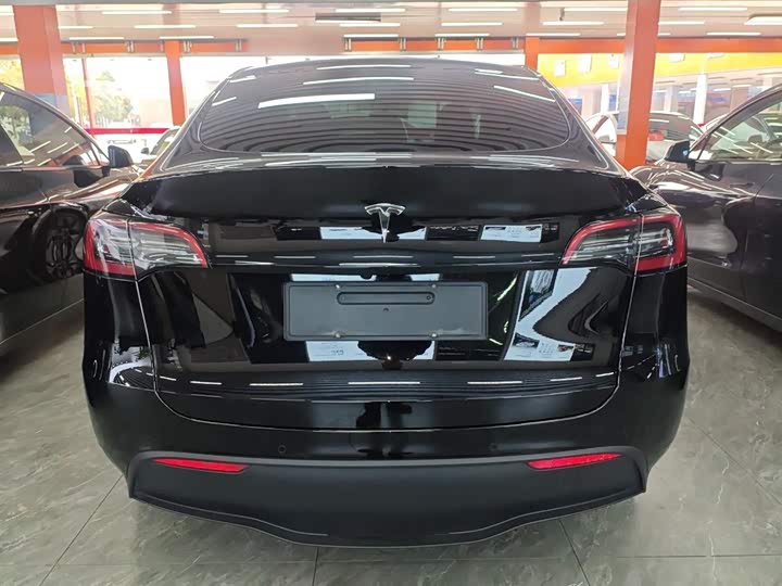 Фото 6 - Tesla Model Y