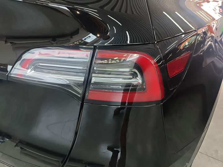 Фото 8 - Tesla Model Y