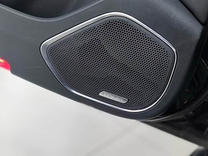 Фото 9 - Hongqi H5