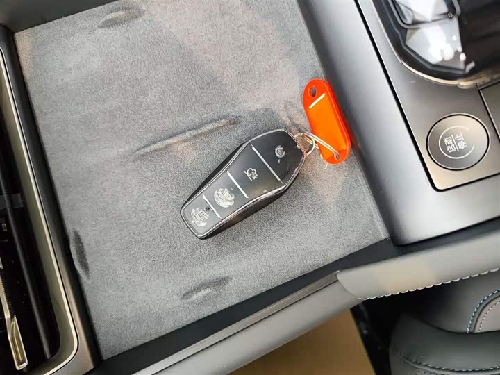 Фото 9 - BYD Qin L