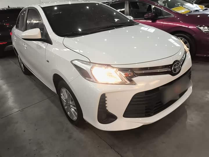 Фото 4 - Toyota Vios