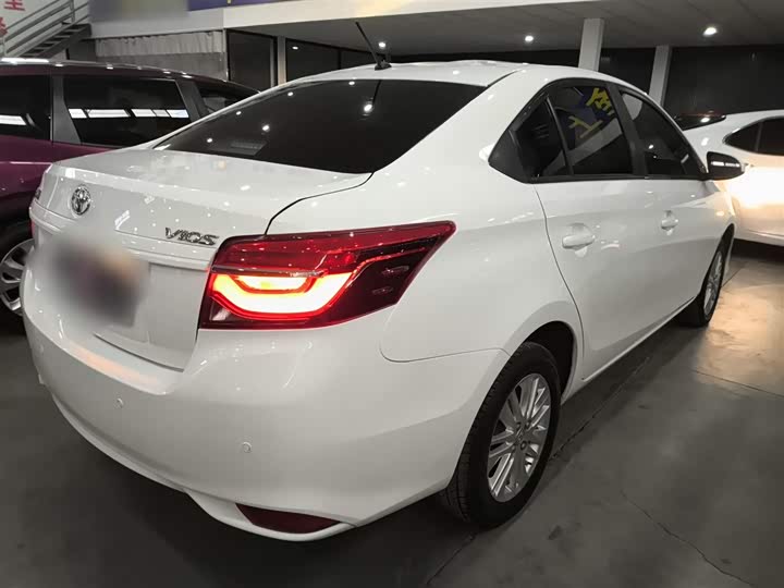 Фото 7 - Toyota Vios