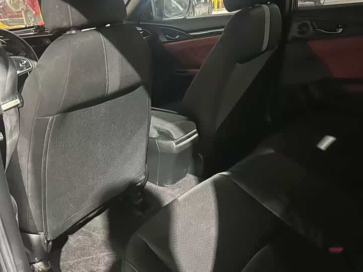 Фото 7 - Honda Civic