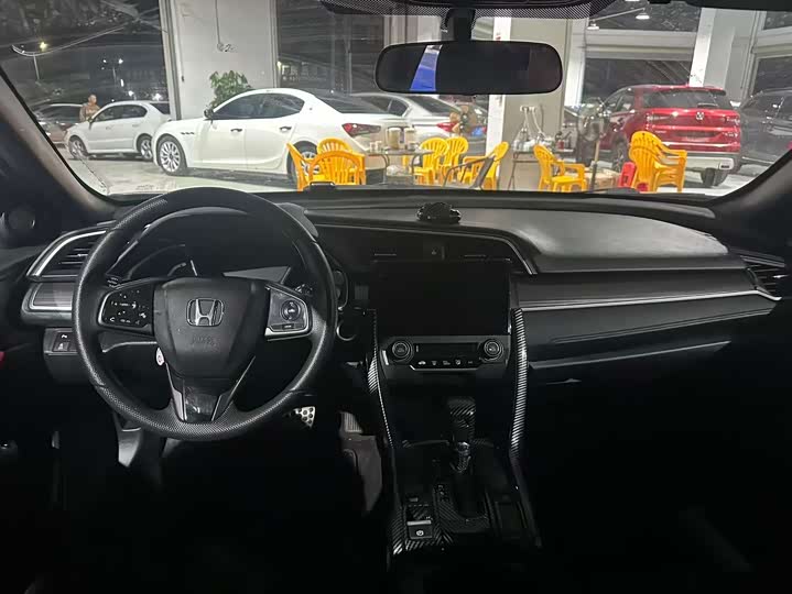 Фото 9 - Honda Civic