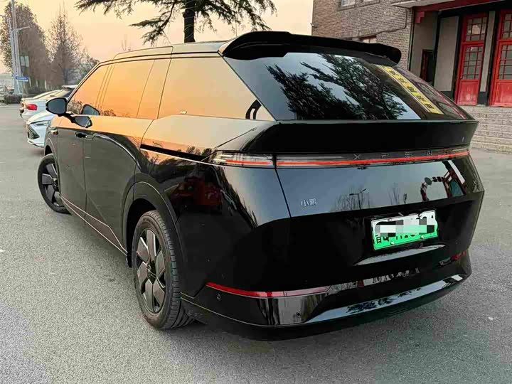 Фото 8 - XPeng X9