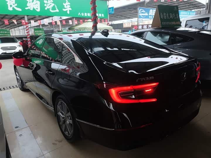 Фото 5 - Honda Accord