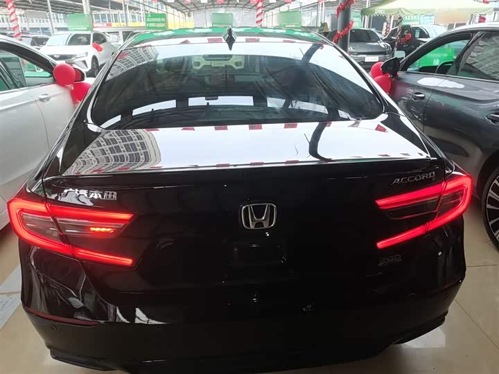 Фото 6 - Honda Accord