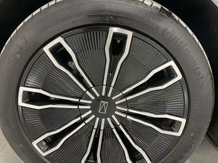 Фото 4 - Avatr 07