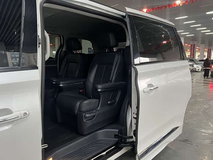 Фото 7 - GAC Trumpchi M8