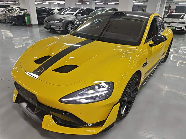 Фото 1 - Xiaomi SU7 Ultra