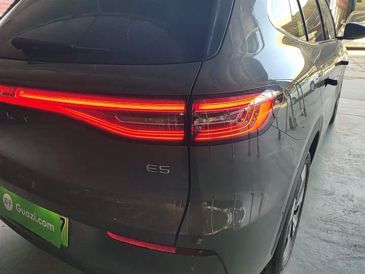 Фото 8 - Geely Galaxy E5