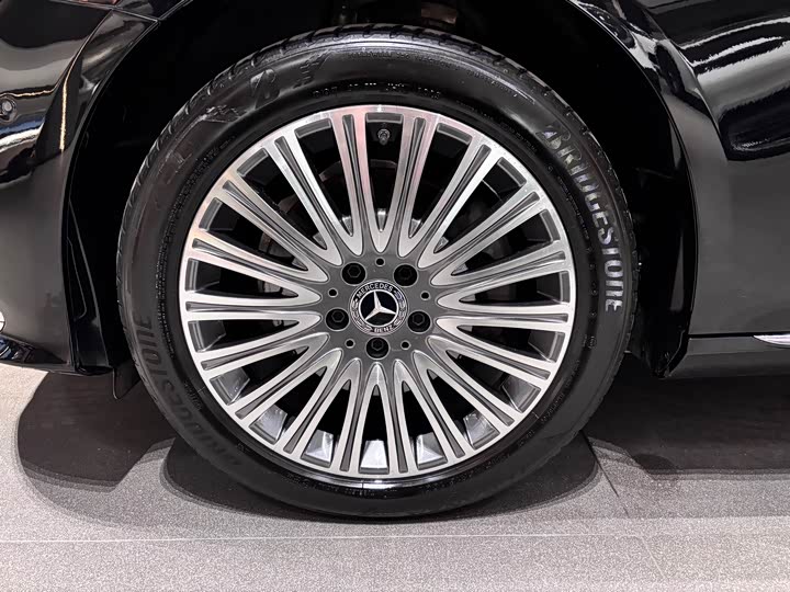 Фото 6 - Mercedes-Benz E-Class