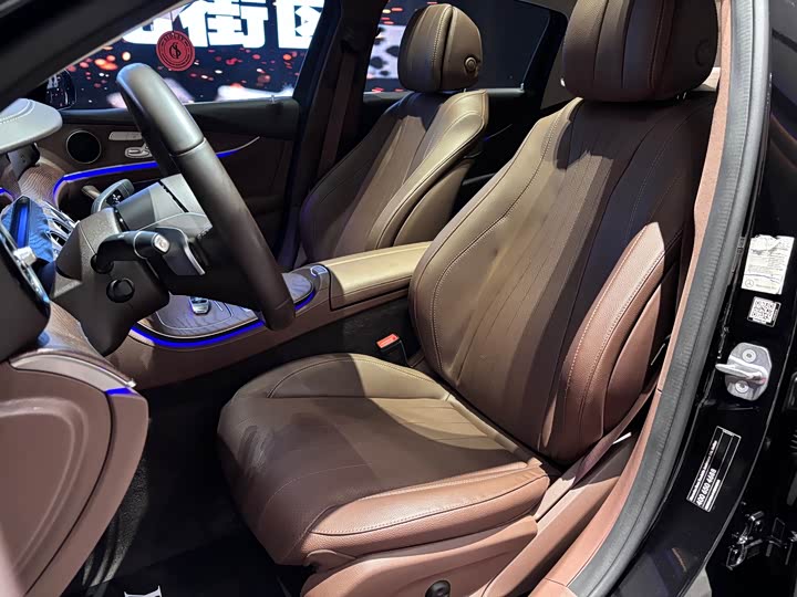 Фото 8 - Mercedes-Benz E-Class