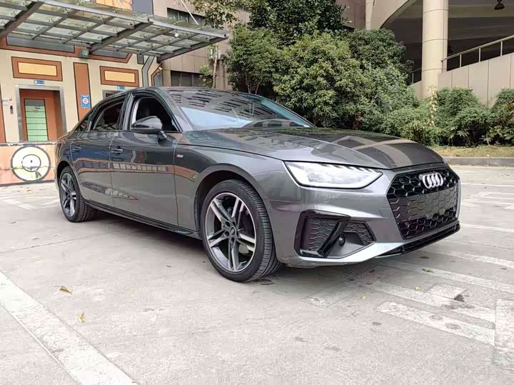 Фото 3 - Audi A4L