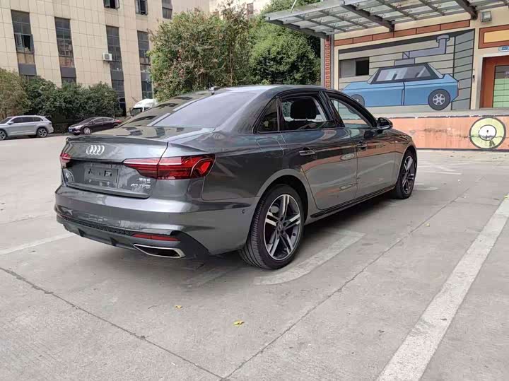 Фото 7 - Audi A4L